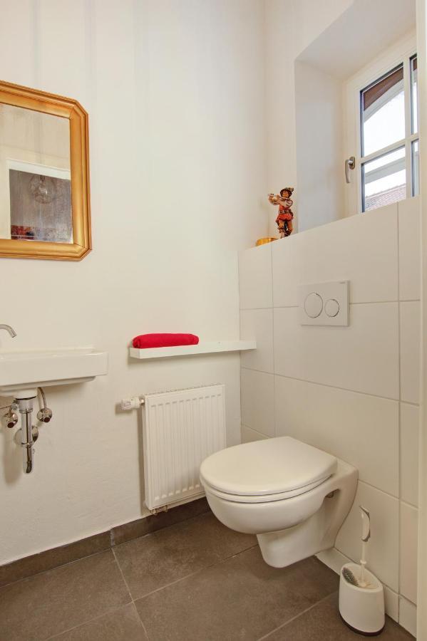 Ferienwohnung Am Alten Rathaus Neustadt an der Weinstraße Esterno foto